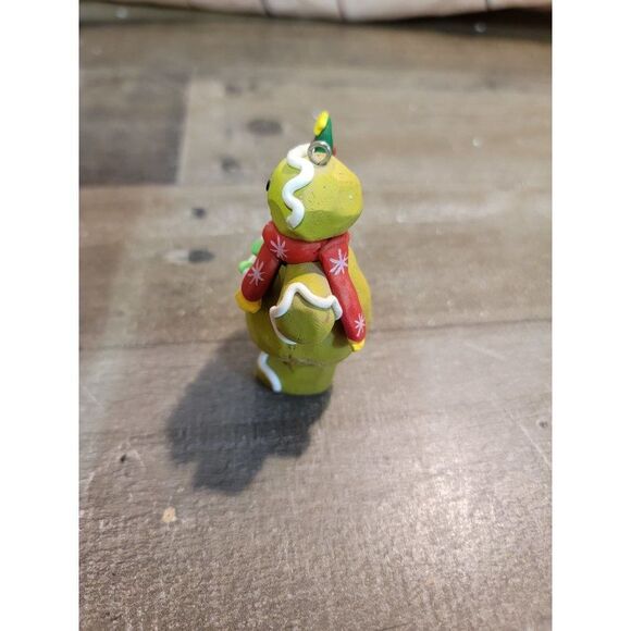 Green gingerbread man pine tree scarf snowflake ornament Xmas decor - Picture 2 of 5